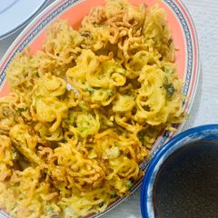 A picture of Instant noodles pakoray.