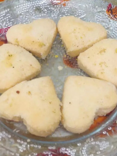 कुट्टू आटे का बिस्कुट (kuttu atte ka biscuit recipe in Hindi) रेसिपी मुख्य फोटो