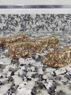 Una foto de Barritas de avena y dátiles