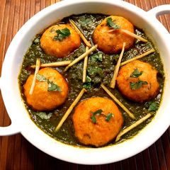 Malai Koftas in Palak Gravy A picture of Malai Koftas in Palak Gravy.