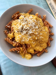 Una foto de Pasta con salsa de calabaza