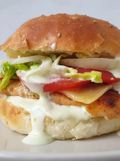 Una foto de Hamburguesas caseras de salmón noruego