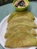 Pesarattu with Coconut Peanut Chutney