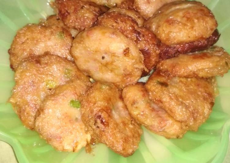 Resep Perkedel kentang + pronas oleh Ummy Shafiyyah Resep Perkedel kentang + pronas oleh Ummy Shafiyyah