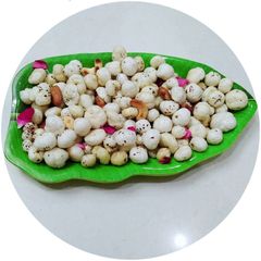 Crispy namkeen makahana and dry fruits A picture of Crispy namkeen makahana and dry fruits.
