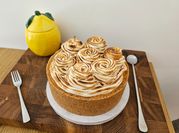 A picture of lemon cheesecake