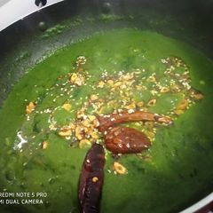 A picture of Lasooni_palak.