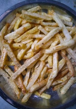 फलाहारी फ्रेंच फ्राई(falahari french fries recipe in Hindi) रेसिपी मुख्य फोटो