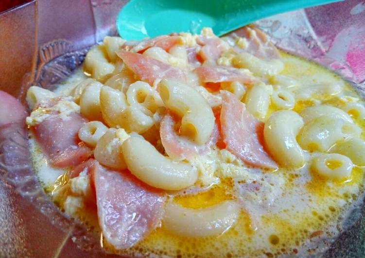 Cara Gampang Menyiapkan Stoof Macaroni with Chicken Sausage, Lezat