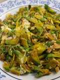 ดอกโสนผัดไข่