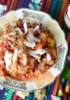 Una foto de Ensalada con coco tostado🥥