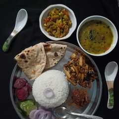 पालक दाल,भुजिया,और रोटी चावल (palak dal,bhujiya aur roti chawal recipe in Hindi)-レシピのメイン写真