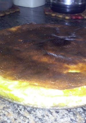 Una foto de Torta de queso con base de plátano