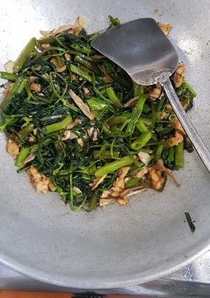 Foto resep Tumis kangkung teri saus tiram