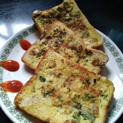 A picture of Egg Toast.