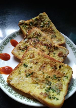 A picture of Egg Toast.