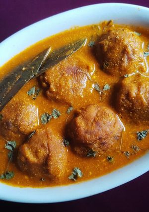 A picture of Paneer kofta curry.