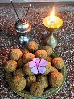 গুড়ের নারকেল নাড়ু (Gurer narkel naru recipe in Bengali) রেসিপির প্রধান ছবি