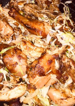 A picture of Roasted chicken with cabbage sauce.