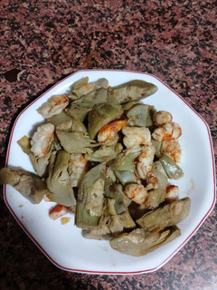 Una foto de Alcachofas con Gambones