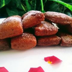 A picture of Wheat flour milk cake paal cake.