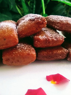 A picture of Wheat flour milk cake paal cake.