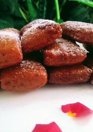A picture of Wheat flour milk cake paal cake.