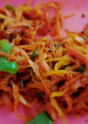 ગાજર મરચા નો સંભારો (Gajar Marcha Sambharo Recipe In Gujarati) રેસીપી મુખ્ય ફોટો