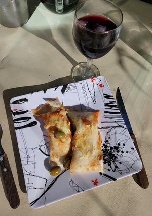 Una foto de Canelones alubias