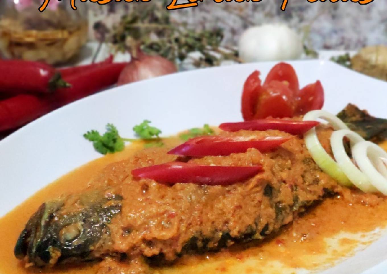 Ikan berlemak pedas siap dimasak