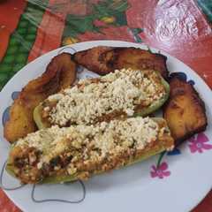Una foto de Calabacines rellenos con sardinas