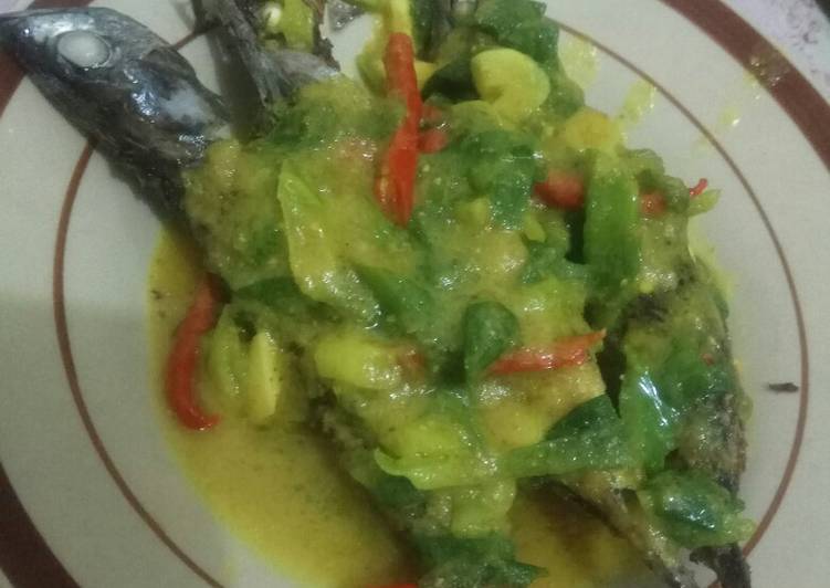 Resep Ikan kembung bumbu kuning Lezat