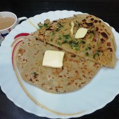 A picture of Cilantro and Radish Paratha.