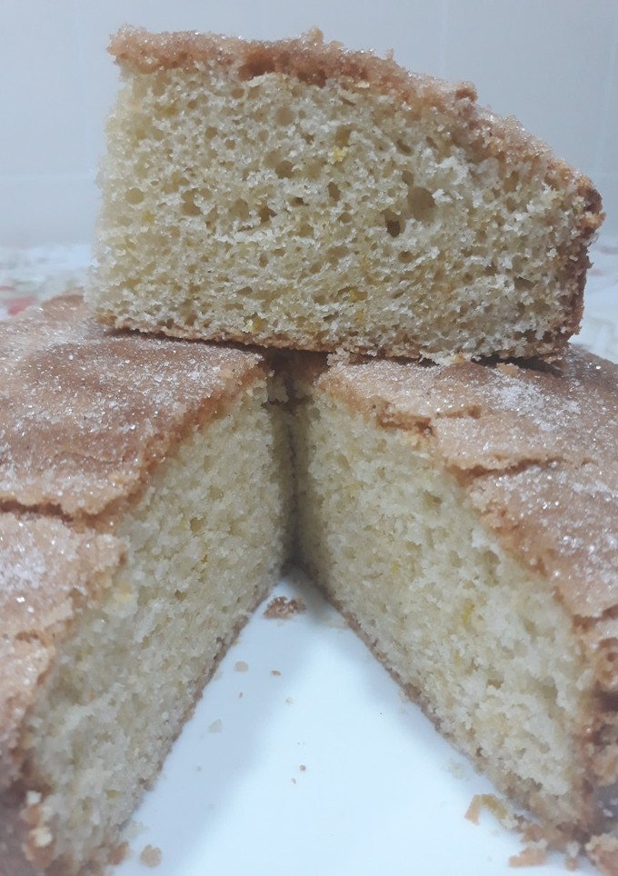Una foto de Coca de cuarto con limón y leche desnatada