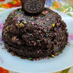 A picture of Oreo biscuits cake.
