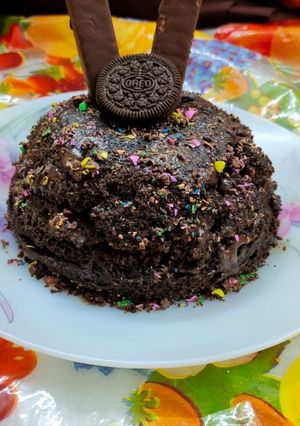 A picture of Oreo biscuits cake.