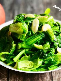 蒜炒高麗菜心 / 家常菜 的食譜成品照片