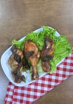 Foto resep Ayam Goreng Lengkuas Daun Kari