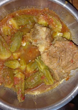 صورة لوصفة بامية مطبوخة