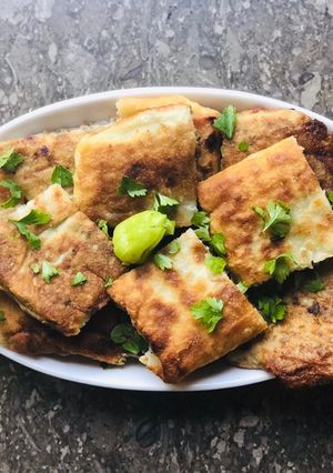 A picture of Beef mutabaq.