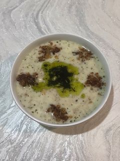 عکسی از دستور سوپ بلغور گندم و ماست ترکیه 🫕