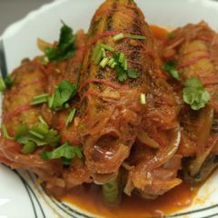 A picture of Masaly Dar bharay hue Karelay.