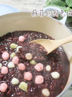 紫米紅豆湯圓粥(電鍋版之紅豆免泡水煮法) 的食譜成品照片