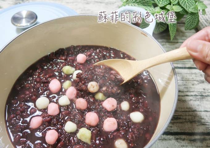 紫米紅豆湯圓粥（電鍋版之紅豆免泡水煮法） 食譜成品照片
