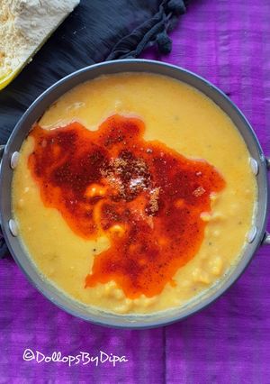 A picture of Besan Sev Kadhi.