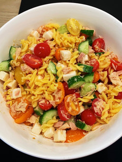 Une photo de Salade de pâte à base de maïs et de riz