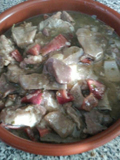 Una foto de Magro de cerdo con setas y jamón