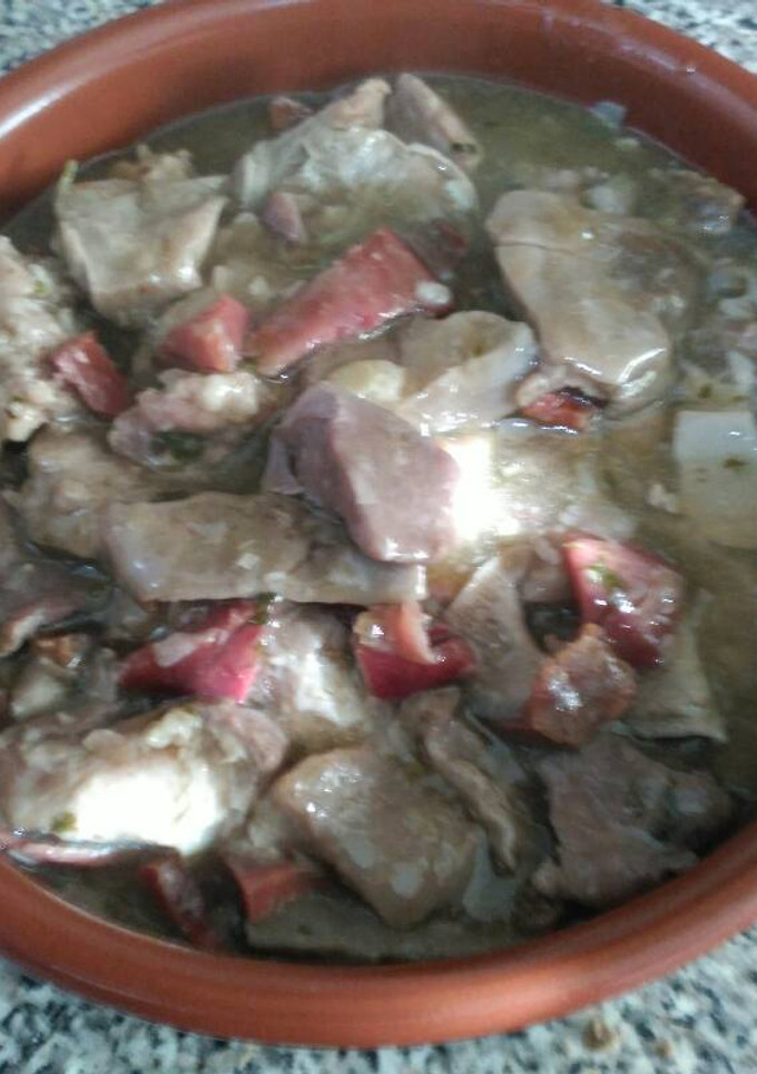 Una foto de Magro de cerdo con setas y jamón