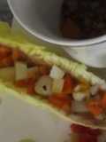Verduras encurtidas en hoja de lechuga orejona
