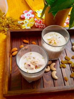 ठंडाई (thandai recipe in Hindi) रेसिपी मुख्य फोटो